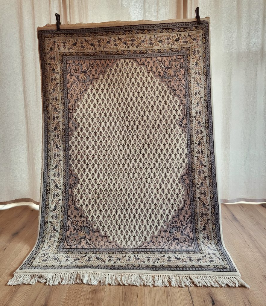 Teppich im Boho-Stil in der Farbe grau mieten für Hochzeiten